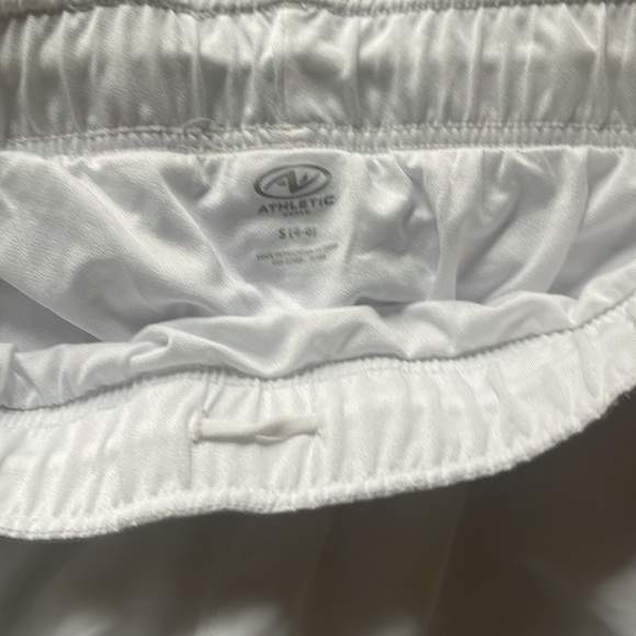 Women’s running shorts, impeccable condition. Selling all three for list price - Picture 14 of 16